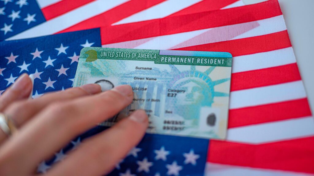 Errores comunes que retrasan o bloquean el camino a la Green Card