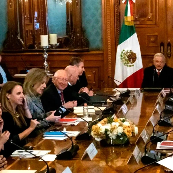 Estados Unidos y México Acuerdan Cooperación Continua en Temas Migratorios