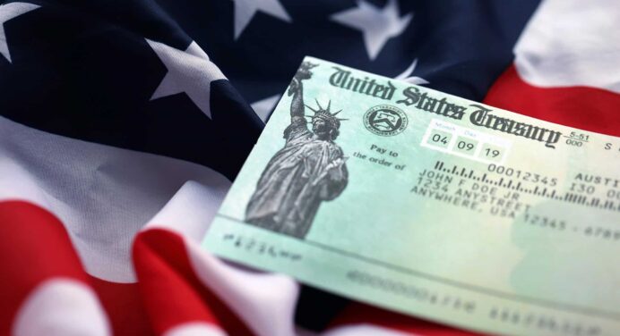 Este Estado de EE. UU. Entrega un Cheque en 2025: Requisitos Montos y Fechas