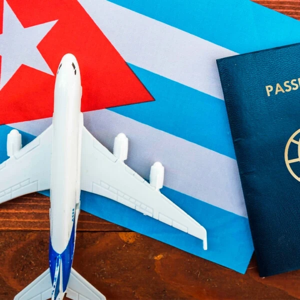 Este es el Pasaporte Más Poderoso del Mundo que Tienen Muchos Cubanos