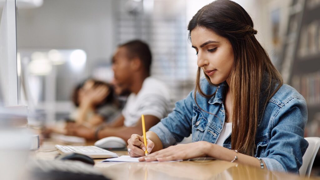 Estrategias para aprender idiomas sin pagar desde Cuba