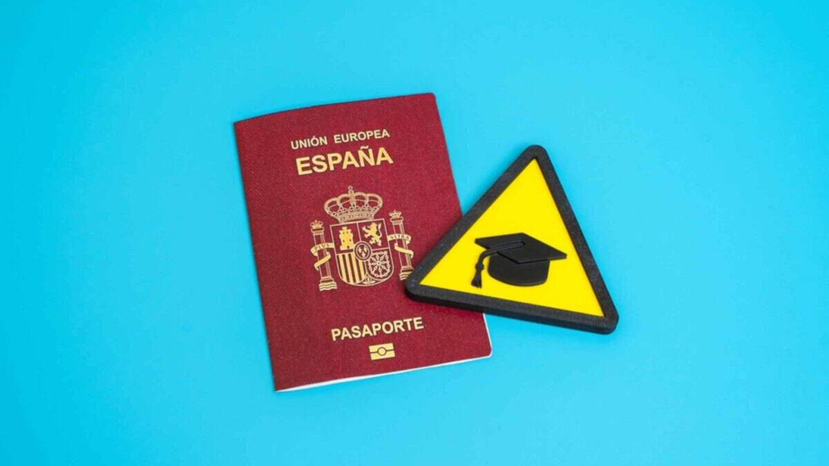 Fundación Carolina Abre 736 Becas para 2026-2027