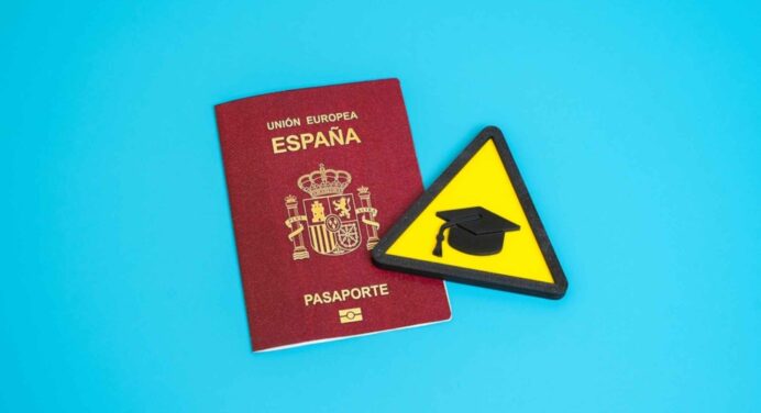 Fundación Carolina Abre 736 Becas para 2026-2027: Quién Puede Postular y Cómo Hacerlo