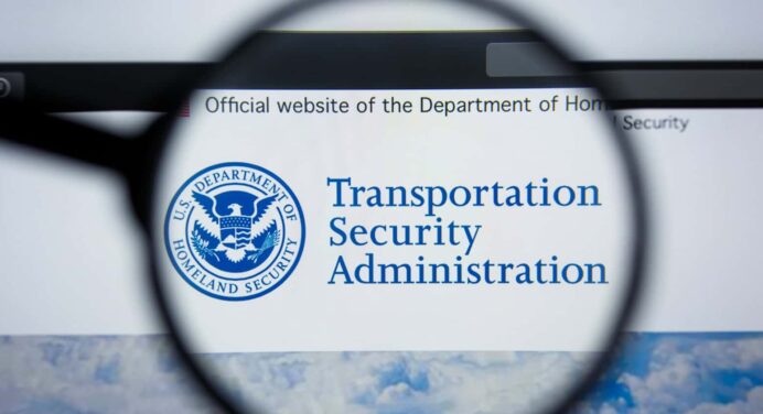 Gobierno de Estados Unidos Impone Nuevo Requisito de Identificación a Migrantes