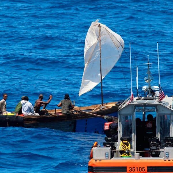 Guardia Costera de Estados Unidos Deporta mas Cubanos 27 de Abril