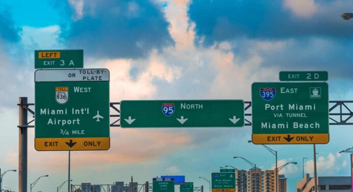 Esto están Haciendo con parte de los Migrantes que Llegan a Florida