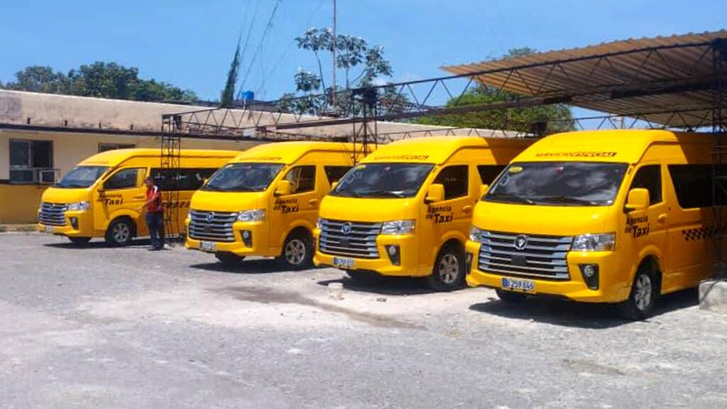 Horarios y precios del transporte con microbuses en La Habana