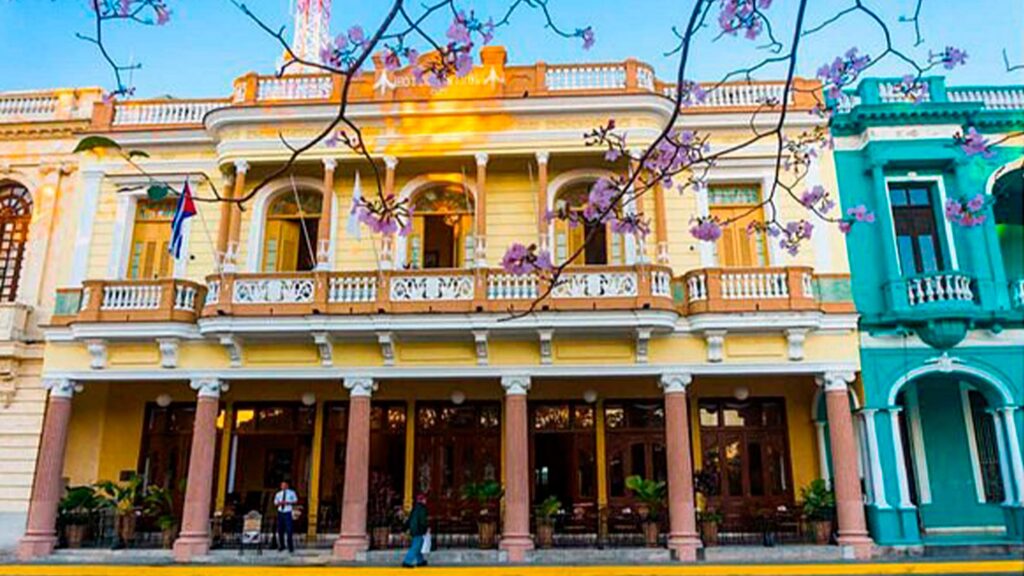 Hoteles más baratos en Santa Clara en 2025: precios y servicios