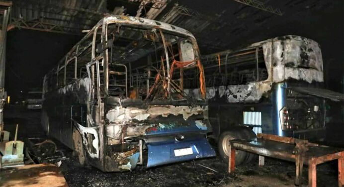 Impactante Incendio en la Base de Ómnibus de Camagüey: ¿Qué Pasará con los Viajes?