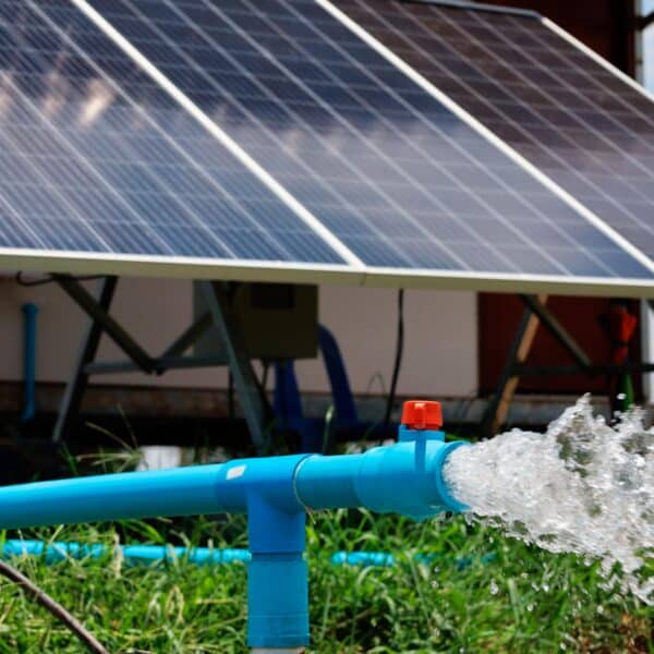 Implementan Nuevo Proyecto de Bombeo de Agua con Paneles Fotovoltaicos en Provincia Cubana