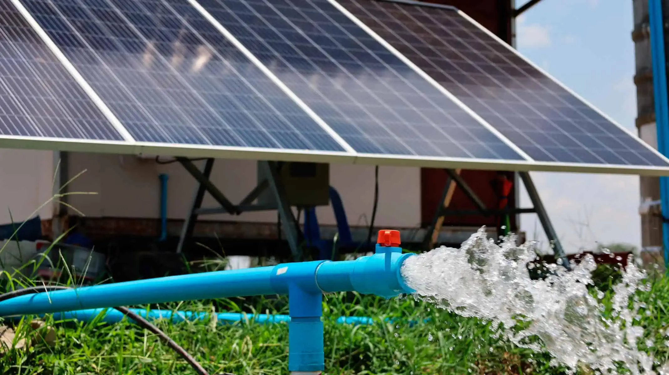 Implementan Nuevo Proyecto de Bombeo de Agua con Paneles Fotovoltaicos en Provincia Cubana