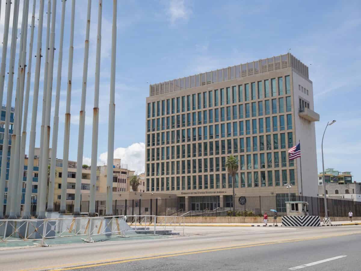Informan sobre Formas de Pago en la Embajada de Estados Unidos en Cuba