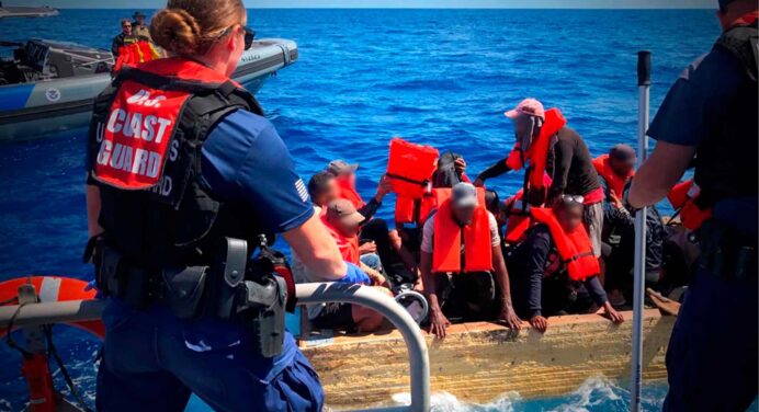 Interceptan a 12 Balseros Cubanos y los Devuelven a la Isla: Detalles Impactantes