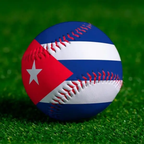 Jóvenes Deportistas de Cuba Firman Contrato con Equipo Profesional