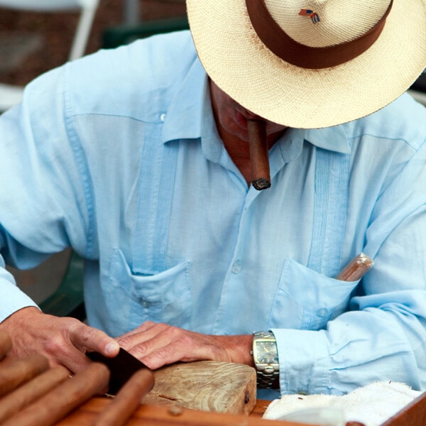 La Guayabera: Símbolo de Cubanía