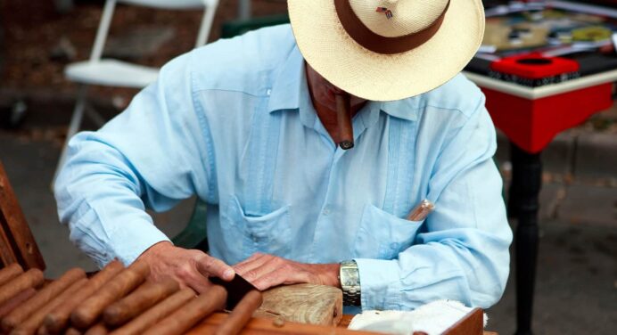 La Guayabera: Símbolo de Cubanía