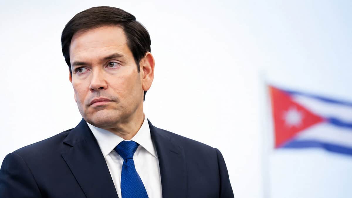 Marco Rubio durante una imagen editorial relacionada con su nueva advertencia al Gobierno cubano