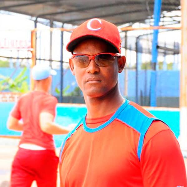 Mánager de Equipo de Béisbol Cubano Busca Ingresar a Estados Unidos