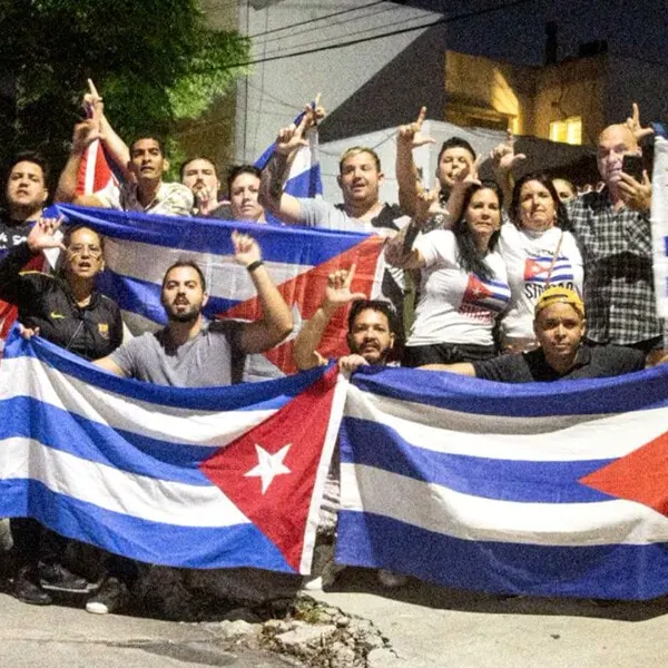 Más de 5 mil Cubanos en Uruguay se Enfrentan a una Encrucijada de Estatus Migratorio Indefinido