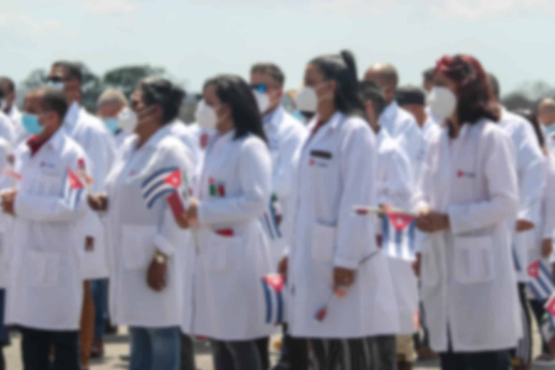 Medio Centenar de Médicos Cubanos Prestarán Servicios en Italia