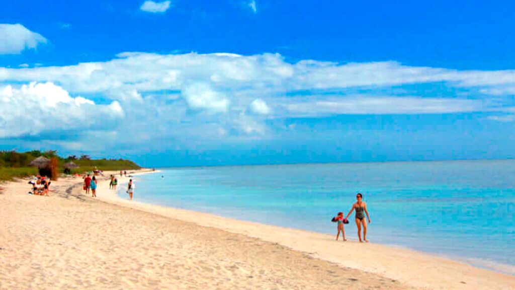 Mejor época para visitar Playa Corinthia