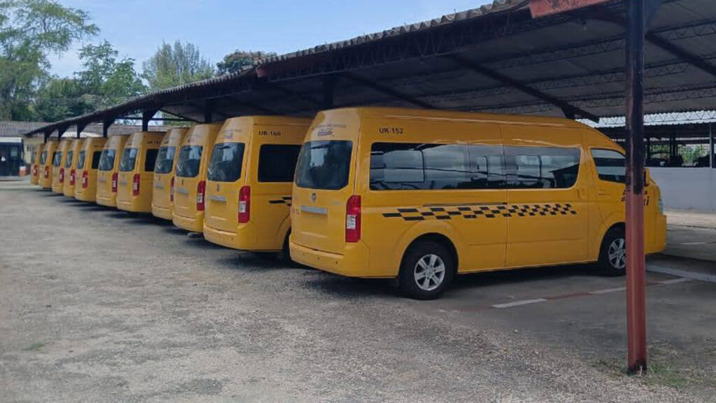 Microbuses en Santiago de Cuba