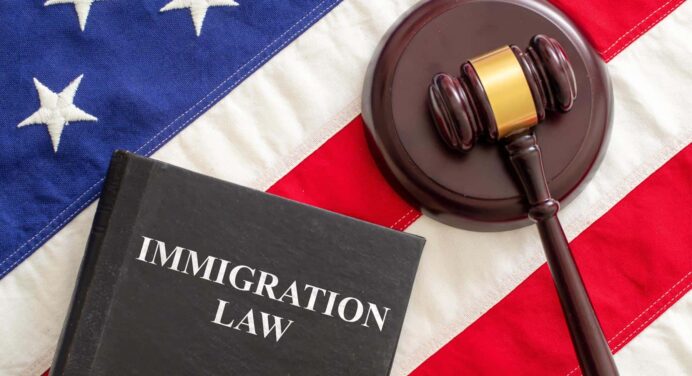 Vacio Legal podría Afectar que Migrantes Cubanos Obtengan la Residencia en Estados Unidos