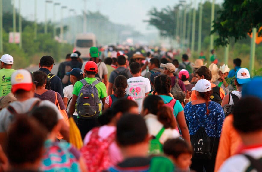 Migrantes Incluidos Cubanos Levantan Bloqueo de Acceso en el Sur de México