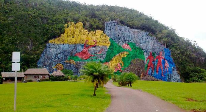 Mural de la Prehistoria Cuba