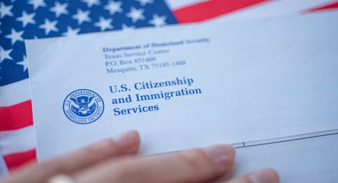 NUEVA Medida para Migrantes Promete ACELERAR el tiempo de Obtención de Asilo en Estados Unidos