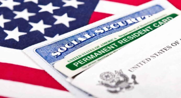 Residencia Permanente en Estados Unidos: 7 Formas de Obtener la GREEN CARD