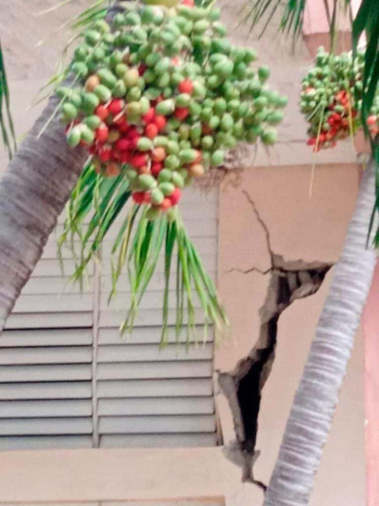 Pared con Grietas por Sismo en Oriente Cubano