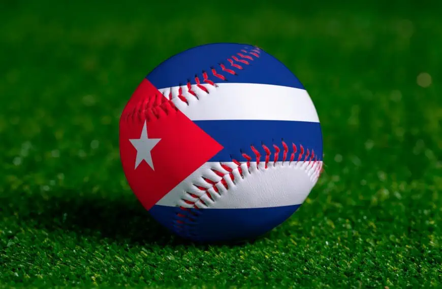 Pelotero Cubano Emigrado Prevé Regresar al Béisbol de la Isla