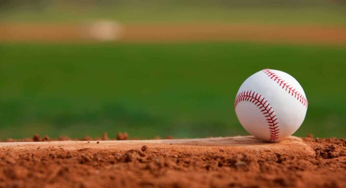 Pelotero Cubano Firma con Equipo Profesional de Béisbol de Estados Unidos