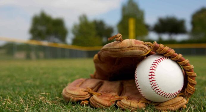Peloteros Cubanos Integran la Selección del Equipo Ruso que Visita a Cuba