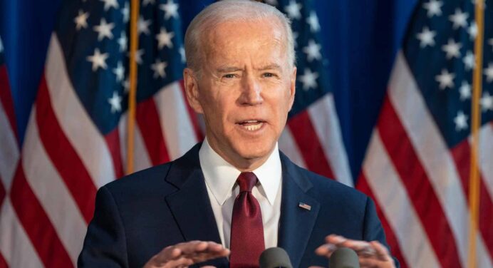 Esta Petición de Biden al Congreso podría Facilitar la Ciudadanía a Migrantes