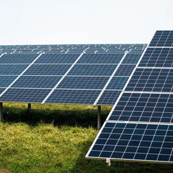 Preve Cuba la Construccion de Parque Fotovoltaico con Donativo Procedente de China