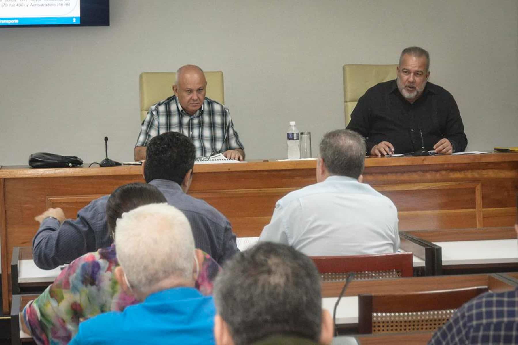 Primer Ministro Cubano se Pronuncia sobre Atrasos en Entrega de Paqueterías