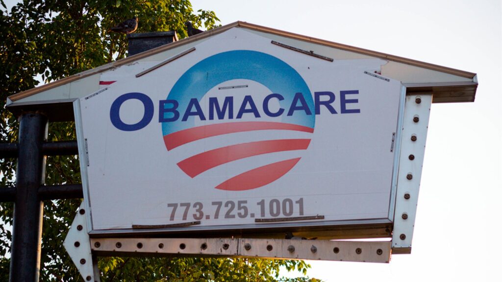 ¿Pueden los cubanos acceder al Obamacare? Requisitos migratorios y legales