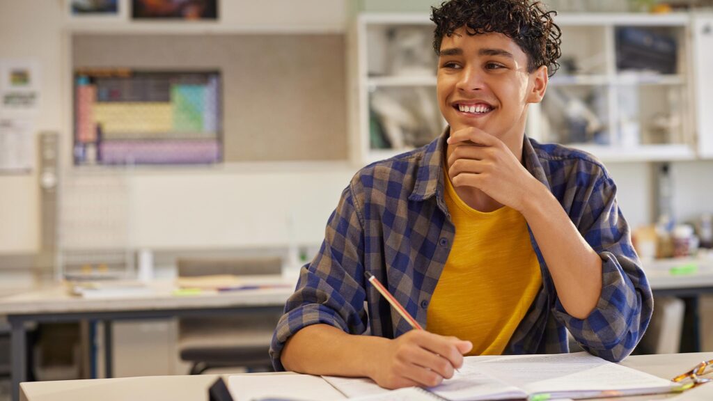 Qué becas suelen aceptar solicitudes de cubanos