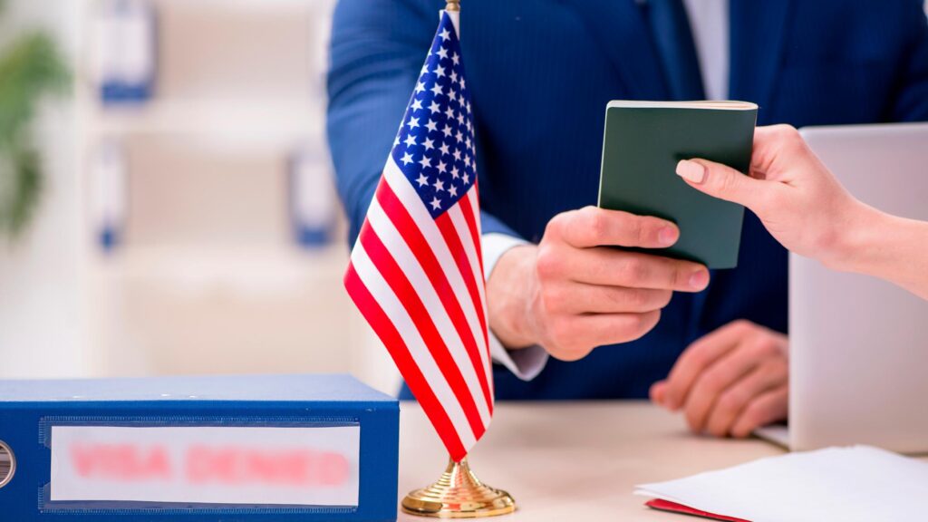 Qué procesos quedan detenidos para los cubanos