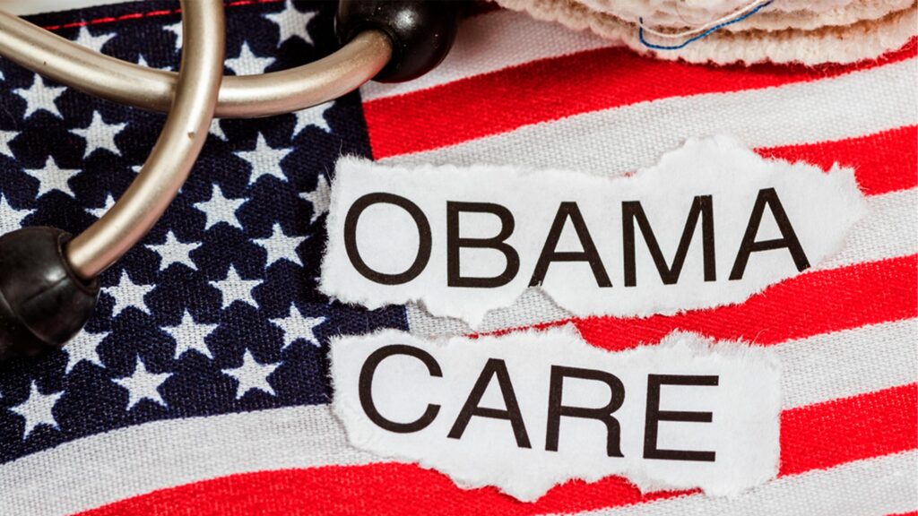 ¿Quién califica para subsidios y ayuda económica con el Obamacare?