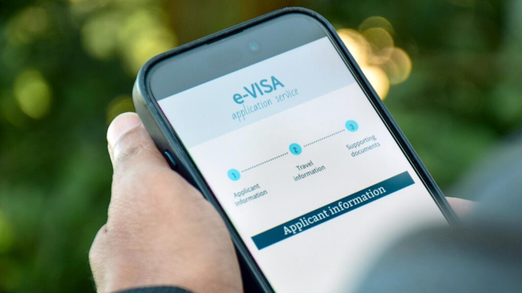 ¿Quiénes están obligados a tramitar la eVisa para entrar a Cuba?