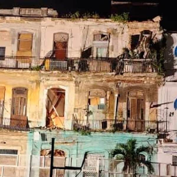 Derrumbe en la Habana Vieja: Hasta el Momento un Fallecido y Personas Atrapadas entre los Escombros