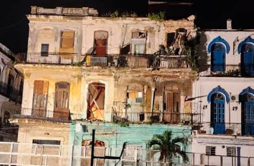 Derrumbe en la Habana Vieja: Hasta el Momento un Fallecido y Personas Atrapadas entre los Escombros