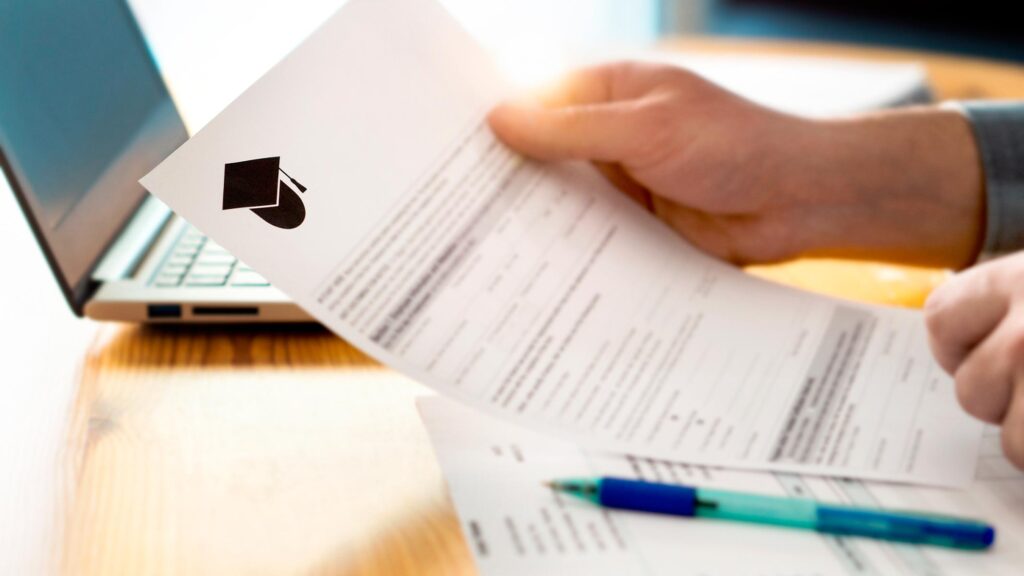 Requisitos y documentos para homologar un título cubano en Uruguay