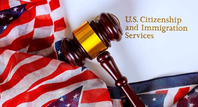 ¿Se Abre una Nueva Puerta Para los Cubanos con I-220A? Esto Decidió una Corte Federal