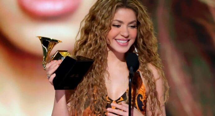 Shakira Galardonada con Premio Grammy lo Dedica a los Inmigrantes: ¡Esto fue lo que Dijo!
