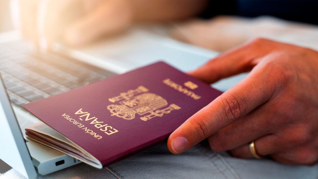Solicitar Nacionalidad por Residencia Legal en España