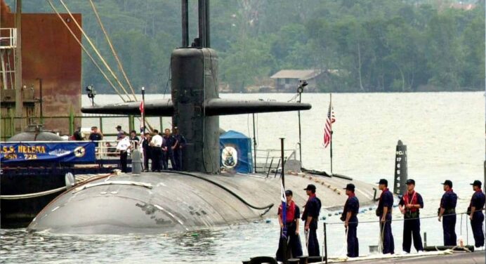 Submarino Nuclear de EE.UU. Llega a Guantánamo: ¿Rutina o Estrategia de Defensa?